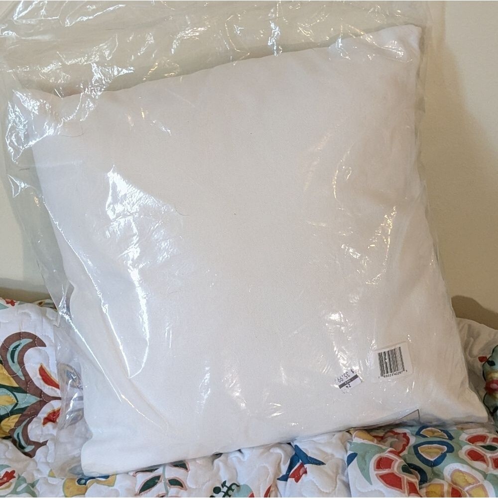 Animals Fly Throw Pillow Avery Quinn NWT - Picture 3 of 4